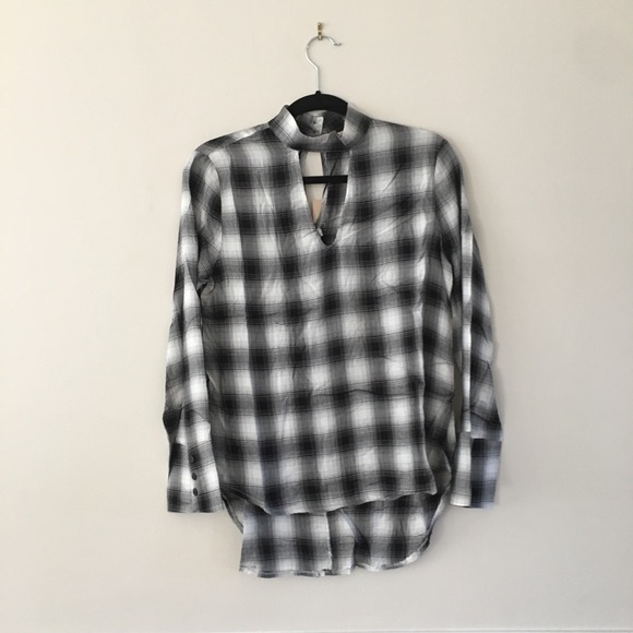 1 Left! Plaid Choker Neck Tunic Top - Picture 4 of 7